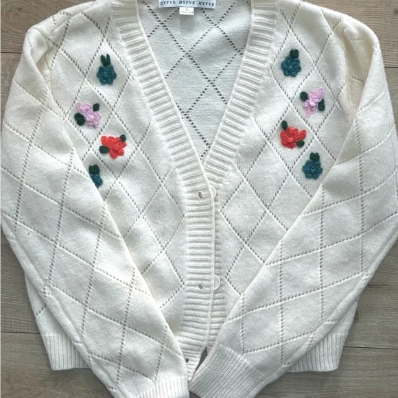 Ivory Diamond-Knit Cardigan with Floral Embroidery Cottagecore Cardigan - Picture 6 of 9